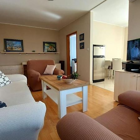 Apartman Ana Pula - Calm, Free Parking, Close To Center Extérieur photo