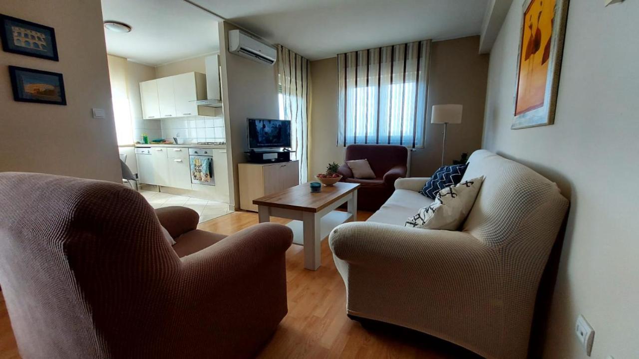 Apartman Ana Pula - Calm, Free Parking, Close To Center Extérieur photo