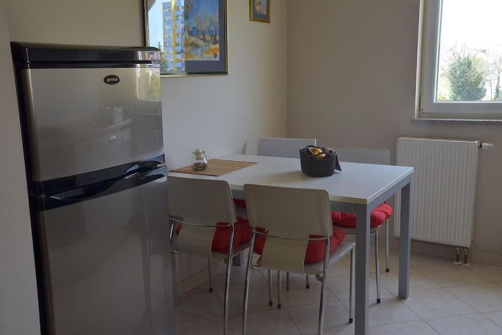 Apartman Ana Pula - Calm, Free Parking, Close To Center Extérieur photo