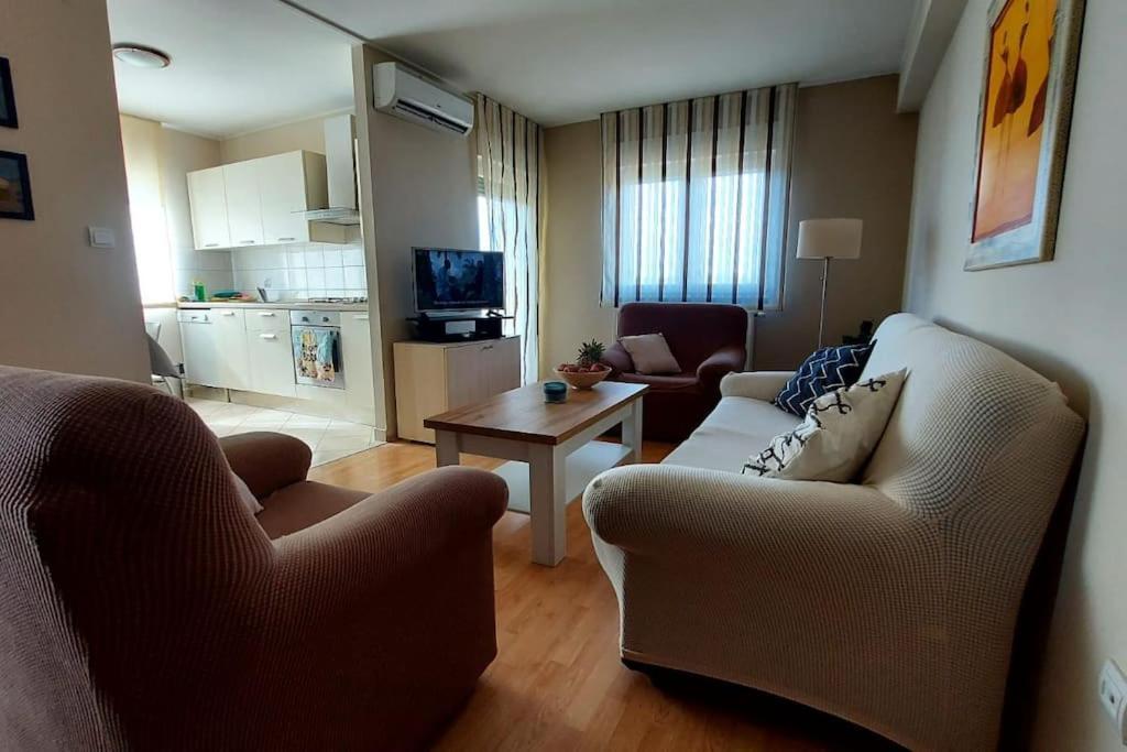 Apartman Ana Pula - Calm, Free Parking, Close To Center Extérieur photo