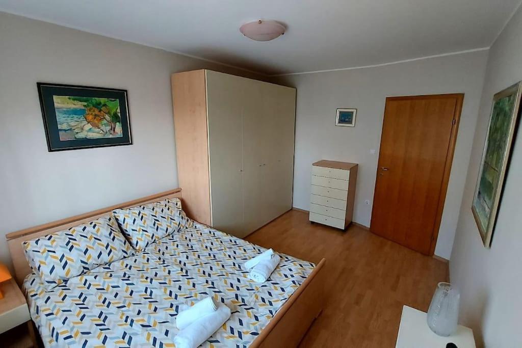 Apartman Ana Pula - Calm, Free Parking, Close To Center Extérieur photo